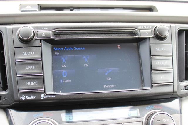 2015 Toyota RAV4 AWD 4dr XLE - 22883871 - 21
