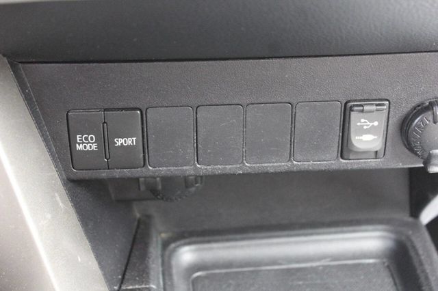2015 Toyota RAV4 AWD 4dr XLE - 22883871 - 23
