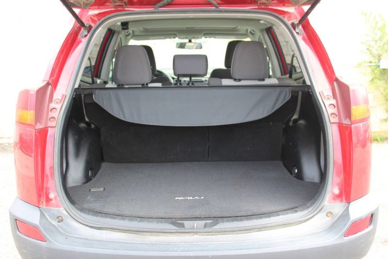 2015 Toyota RAV4 AWD 4dr XLE - 22883871 - 4