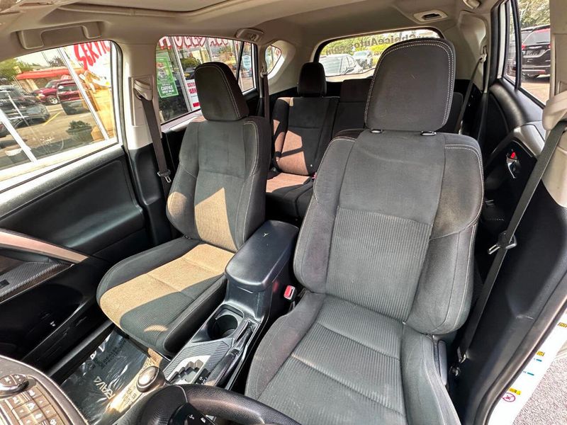 2015 Toyota RAV4 AWD 4dr XLE - 22895286 - 14