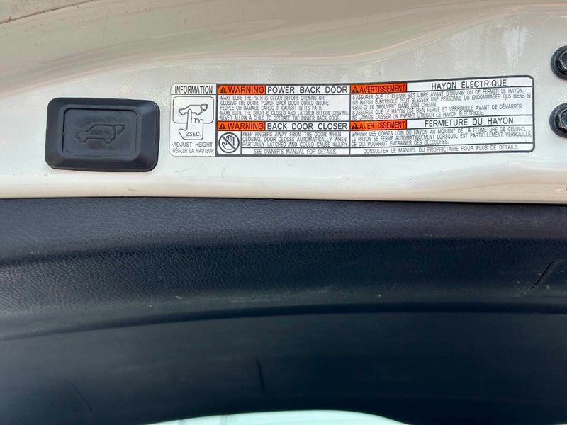 2015 Toyota RAV4 AWD 4dr XLE - 22895286 - 21