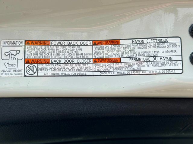 2015 Toyota RAV4 AWD 4dr XLE - 22895286 - 22