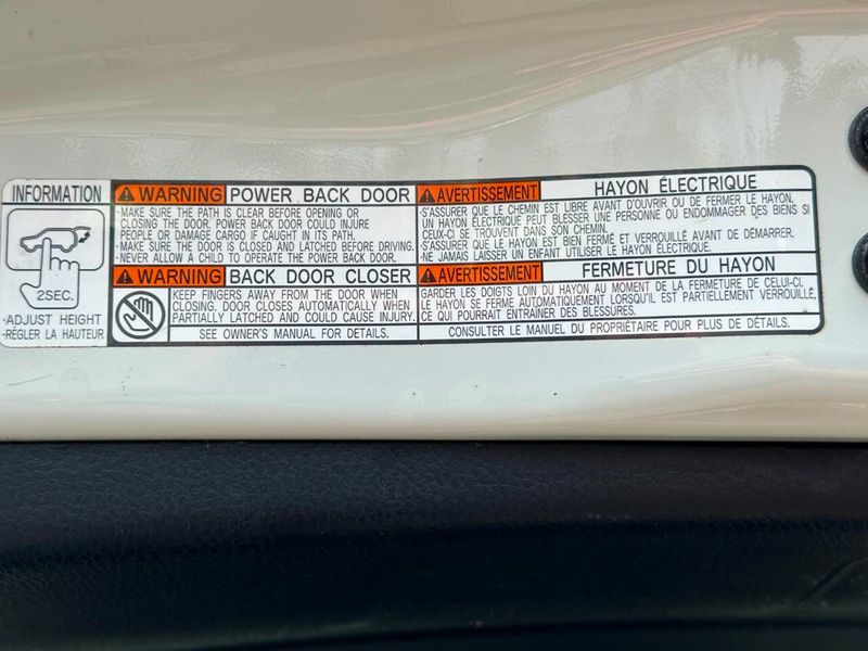 2015 Toyota RAV4 AWD 4dr XLE - 22895286 - 22