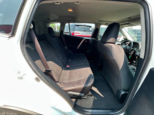 2015 Toyota RAV4 AWD 4dr XLE - 22895286 - 24