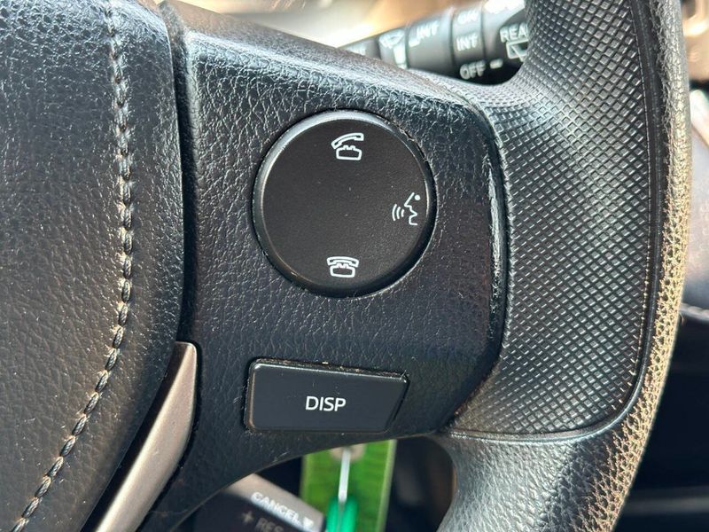 2015 Toyota RAV4 AWD 4dr XLE - 22895286 - 29