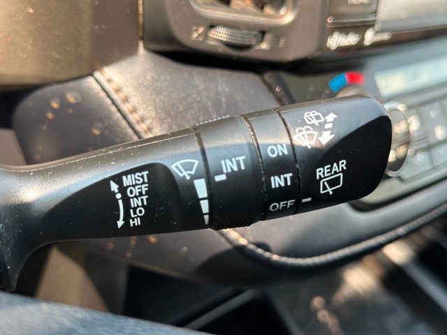 2015 Toyota RAV4 AWD 4dr XLE - 22895286 - 32