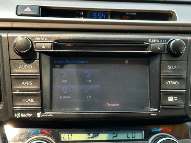 2015 Toyota RAV4 AWD 4dr XLE - 22895286 - 35