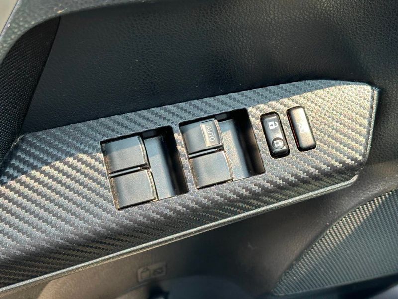 2015 Toyota RAV4 AWD 4dr XLE - 22895286 - 8