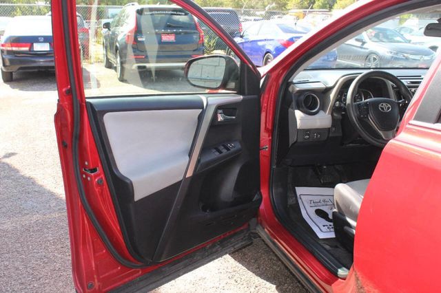 2015 Toyota RAV4 AWD 4dr XLE - 22921270 - 9