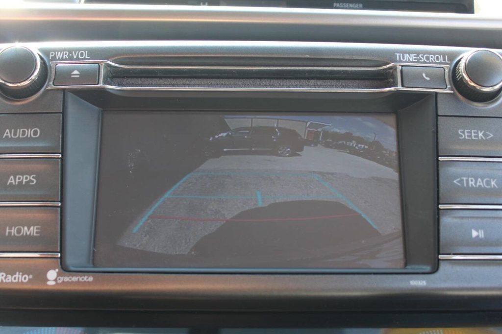 2015 Toyota RAV4 AWD 4dr XLE - 22921270 - 20