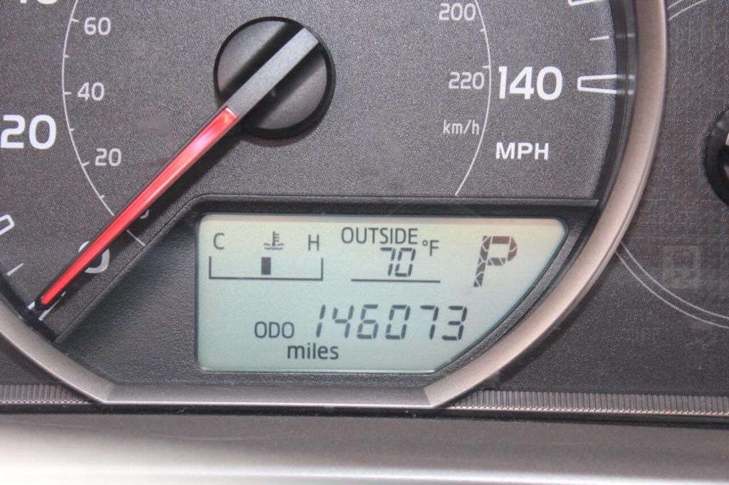 2015 Toyota RAV4 AWD 4dr XLE - 22921270 - 23