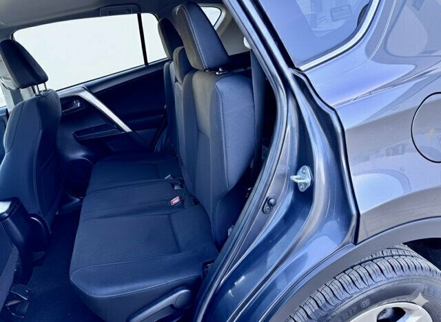 2015 Toyota RAV4 AWD 4dr XLE - 22980572 - 11