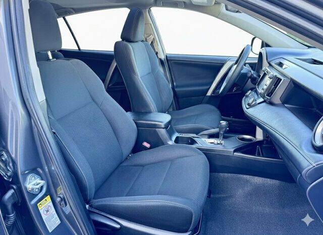 2015 Toyota RAV4 AWD 4dr XLE - 22980572 - 13