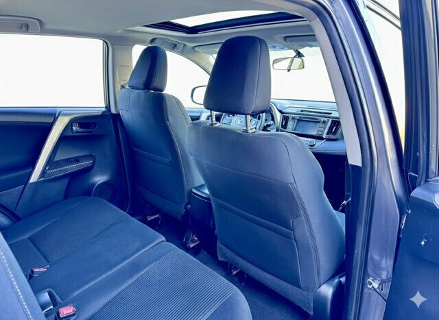 2015 Toyota RAV4 AWD 4dr XLE - 22980572 - 14