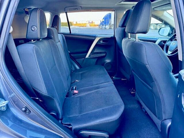 2015 Toyota RAV4 AWD 4dr XLE - 22980572 - 15