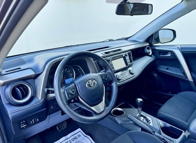 2015 Toyota RAV4 AWD 4dr XLE - 22980572 - 8