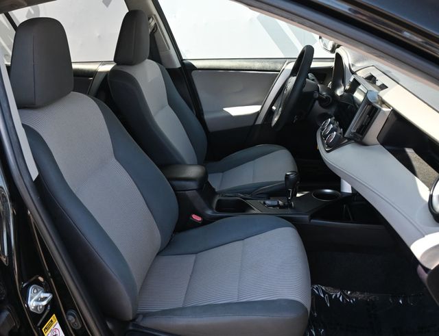 2015 Toyota RAV4 FWD 4dr LE - 23041737 - 14