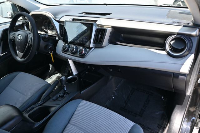 2015 Toyota RAV4 FWD 4dr LE - 23041737 - 8