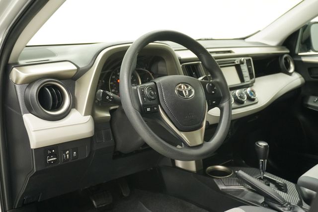 2015 Toyota RAV4 FWD 4dr LE - 22997331 - 9