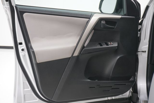 2015 Toyota RAV4 FWD 4dr LE - 22997331 - 13