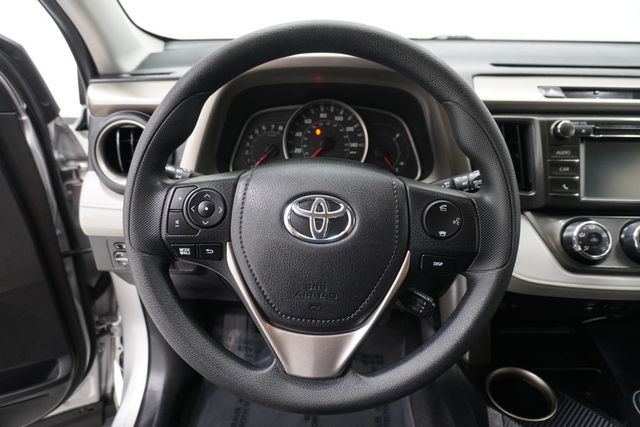2015 Toyota RAV4 FWD 4dr LE - 22997331 - 14