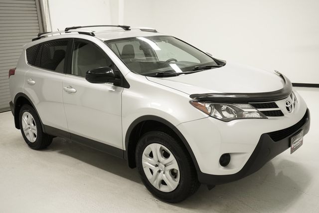 2015 Toyota RAV4 FWD 4dr LE - 22997331 - 2