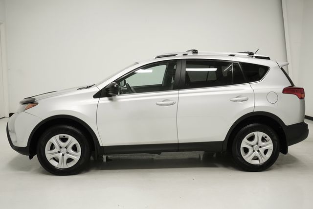 2015 Toyota RAV4 FWD 4dr LE - 22997331 - 6