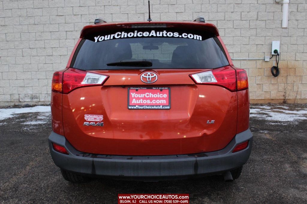 2015 Toyota RAV4 FWD 4dr LE - 22748767 - 3