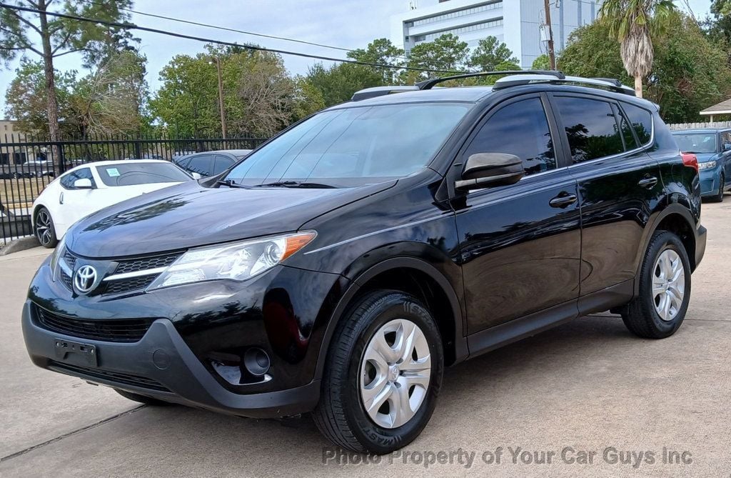 2015 Toyota RAV4 FWD 4dr LE - 22634273 - 2