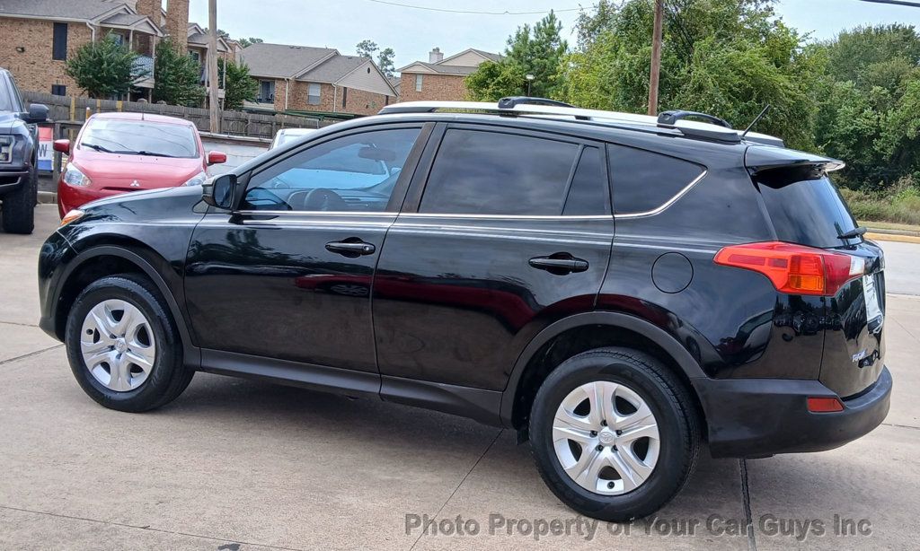 2015 Toyota RAV4 FWD 4dr LE - 22634273 - 4