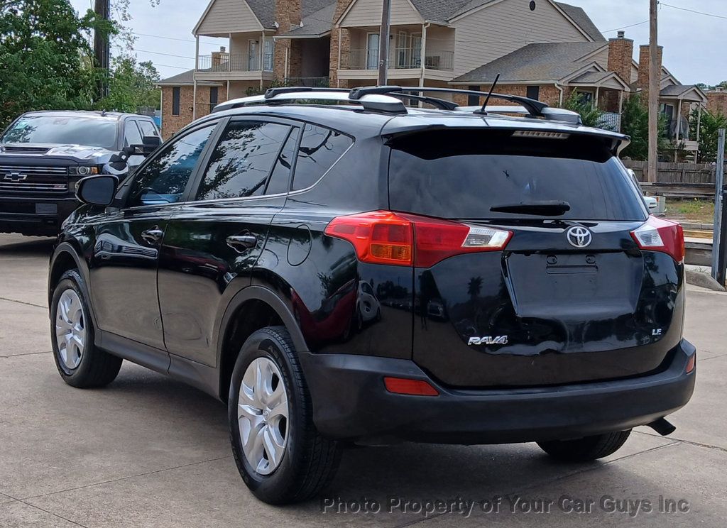 2015 Toyota RAV4 FWD 4dr LE - 22634273 - 5