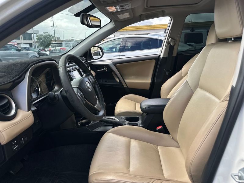 2015 Toyota RAV4 FWD 4dr Limited - 23036711 - 11