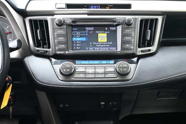 2015 Toyota RAV4 FWD 4dr XLE - 23043345 - 11