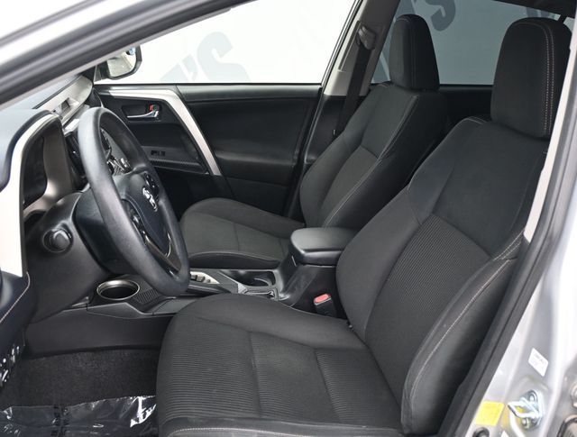 2015 Toyota RAV4 FWD 4dr XLE - 23043345 - 14