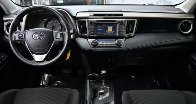 2015 Toyota RAV4 FWD 4dr XLE - 23043345 - 8