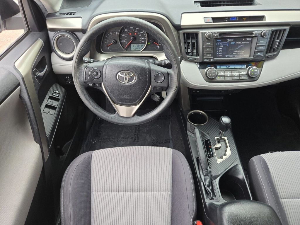 2015 Toyota RAV4 FWD 4dr XLE - 22915571 - 9