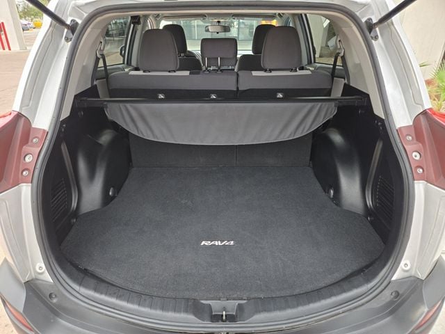 2015 Toyota RAV4 FWD 4dr XLE - 22915571 - 10