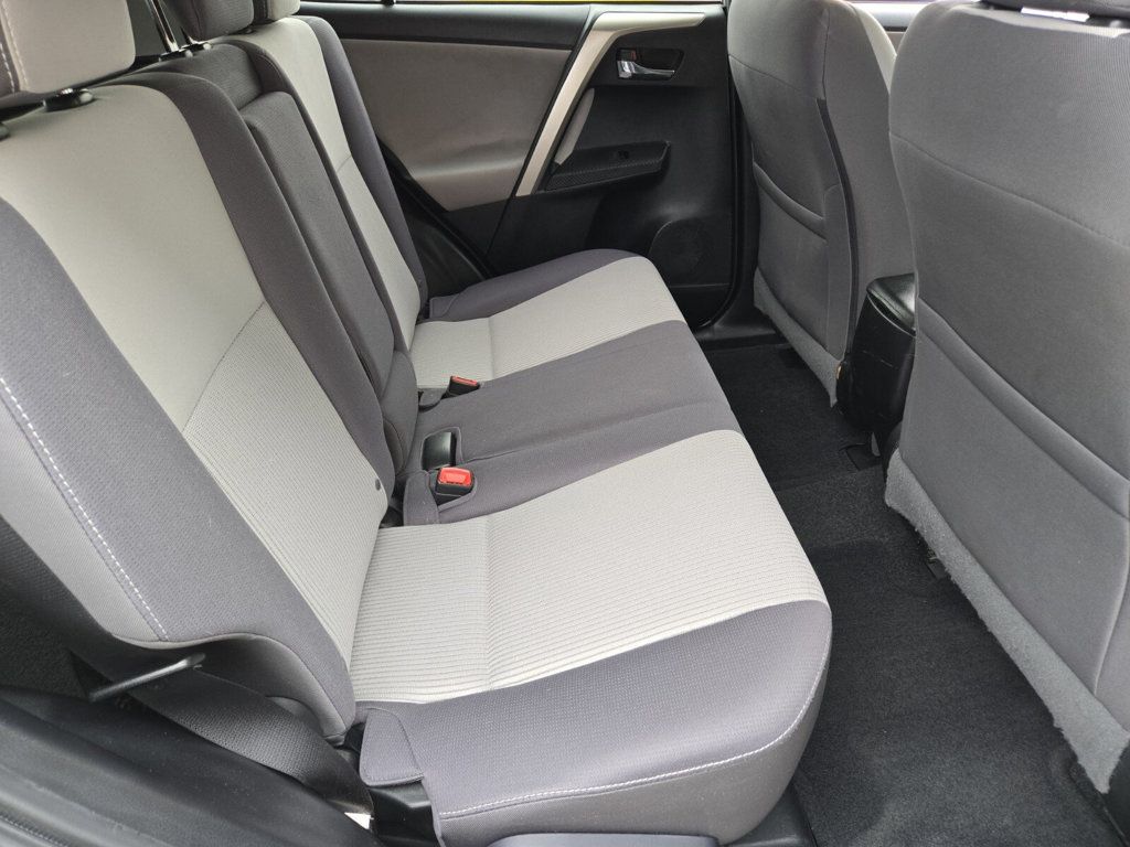 2015 Toyota RAV4 FWD 4dr XLE - 22915571 - 11