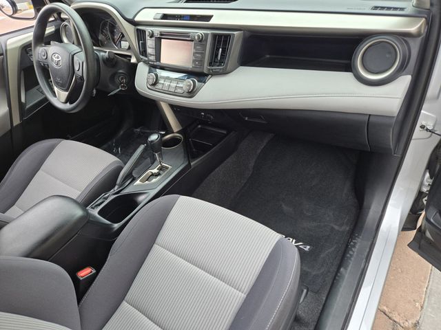 2015 Toyota RAV4 FWD 4dr XLE - 22915571 - 13