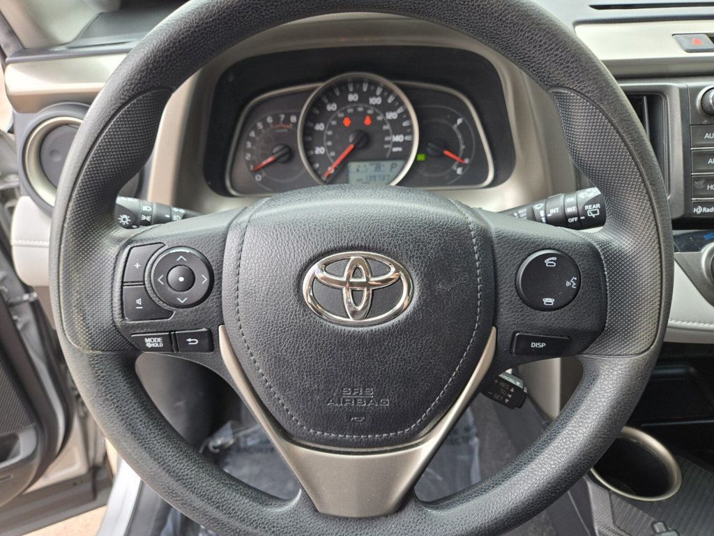 2015 Toyota RAV4 FWD 4dr XLE - 22915571 - 15