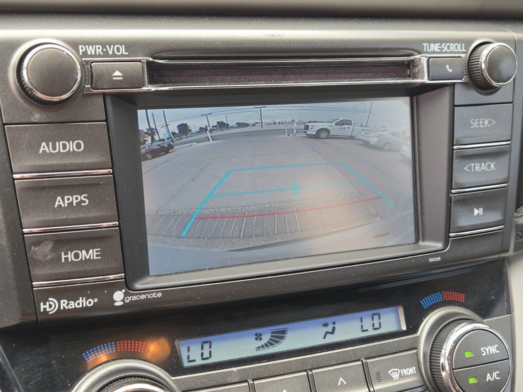 2015 Toyota RAV4 FWD 4dr XLE - 22915571 - 18