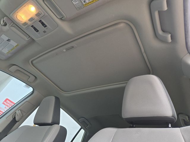2015 Toyota RAV4 FWD 4dr XLE - 22915571 - 7