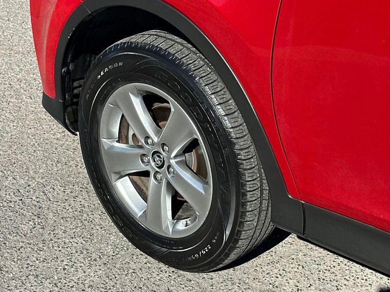 2015 Toyota RAV4 XLE photo 10