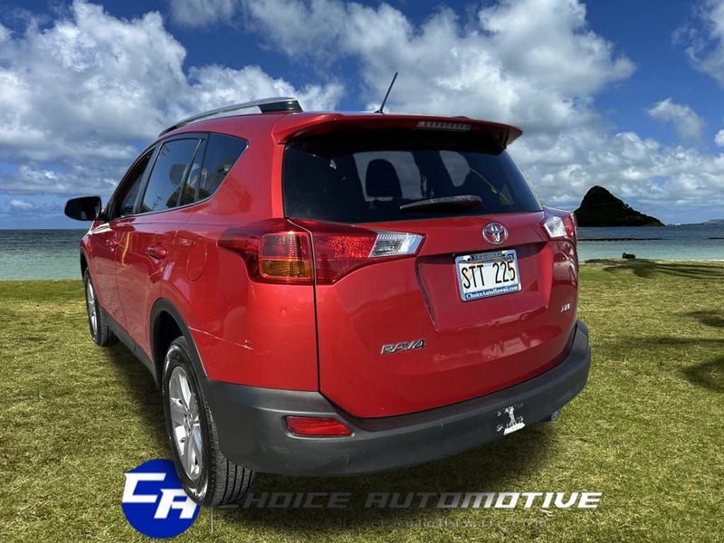 2015 Toyota RAV4 XLE photo 4