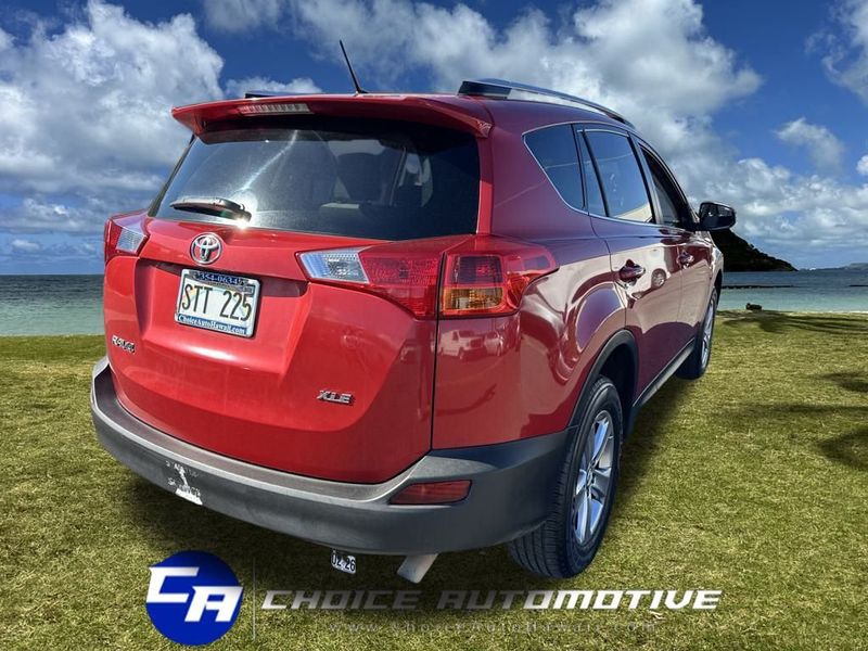 2015 Toyota RAV4 XLE photo 6