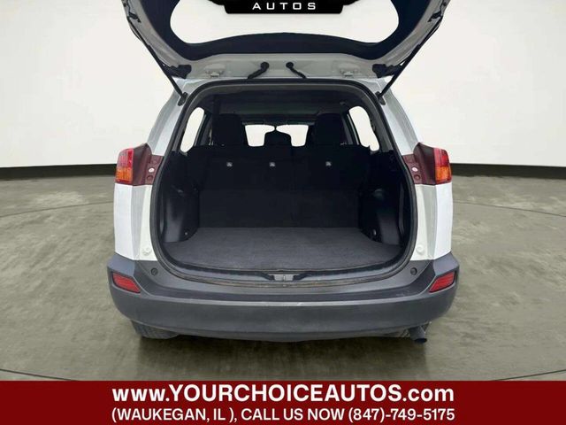 2015 Toyota RAV4 FWD 4dr XLE - 23030349 - 12