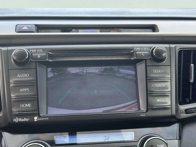 2015 Toyota RAV4 FWD 4dr XLE - 23030349 - 29