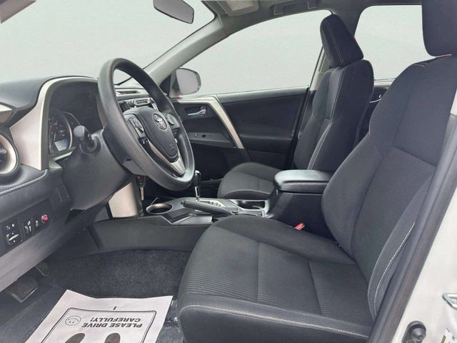 2015 Toyota RAV4 FWD 4dr XLE - 23030349 - 8