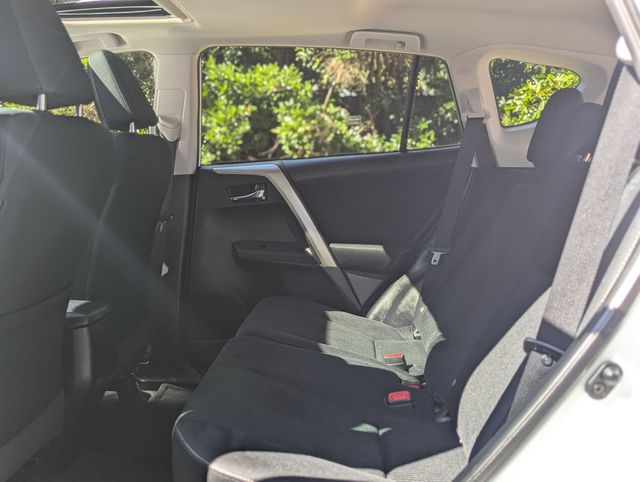 2015 Toyota RAV4 FWD 4dr XLE - 22925457 - 10