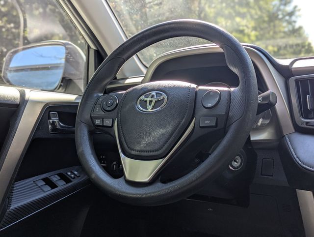 2015 Toyota RAV4 FWD 4dr XLE - 22925457 - 13